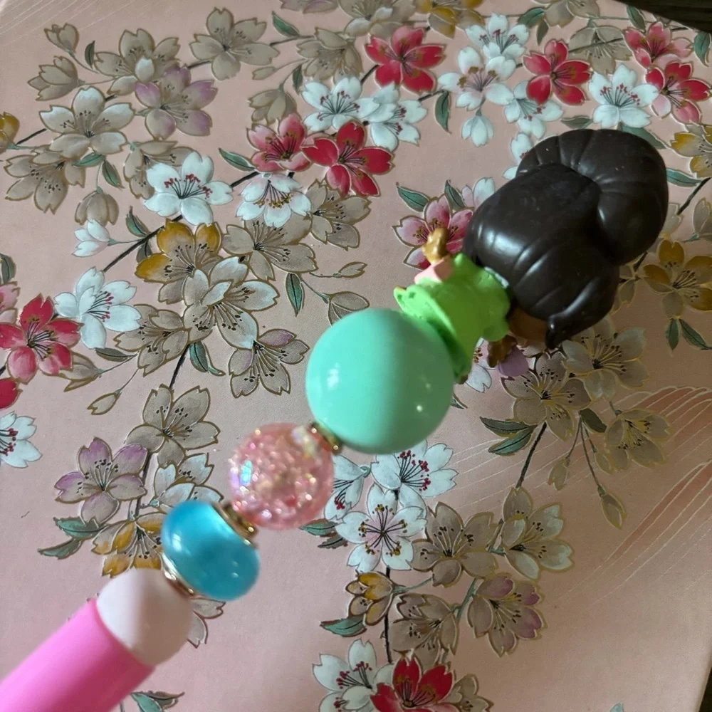 Disney Doorables: Zootopia: Fru Fru tea handmade beaded pen - Picture 3 of 3